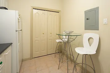 Applewood Suites - 2 Bdrm King West