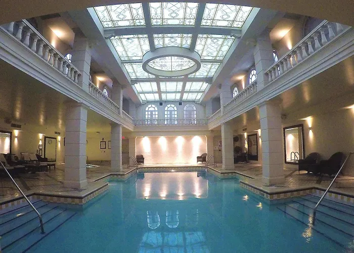 Grand Hotel & Suites