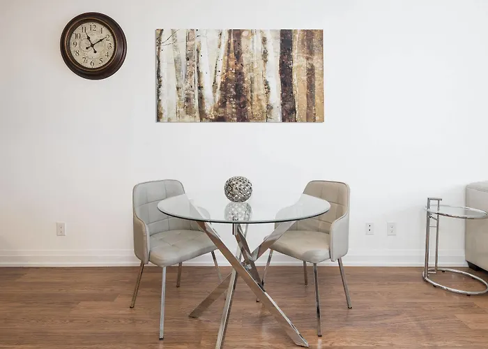 Diamond Vacation Homes - Yonge Sheppard