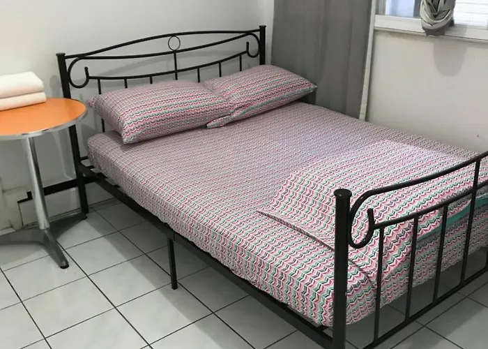 Monthly University Apartment-Elizabeth