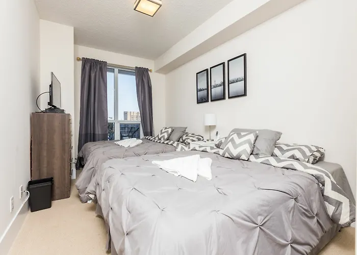 Applewood Suites - Convention Centre & Blue Jays