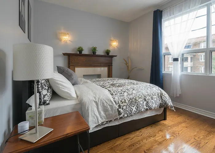 Applewood Suites - King West Lofts