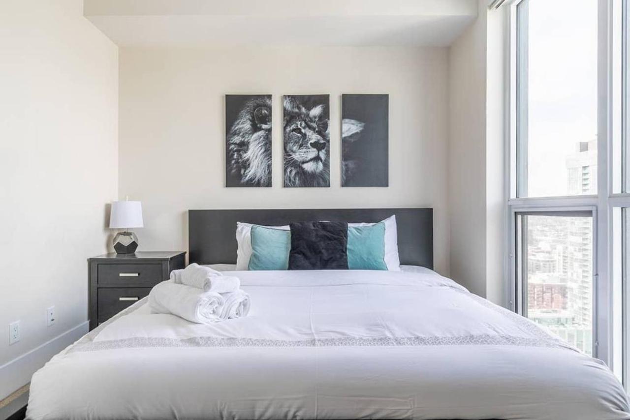 Stunning Views Of Downtown - Luxury High Rise With King Bed! * Toronto