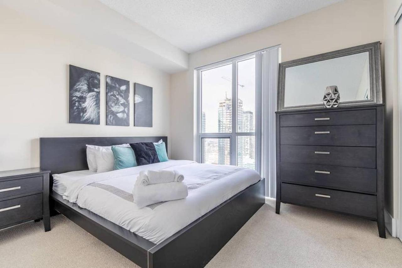 Stunning Views Of Downtown - Luxury High Rise With King Bed! * Toronto