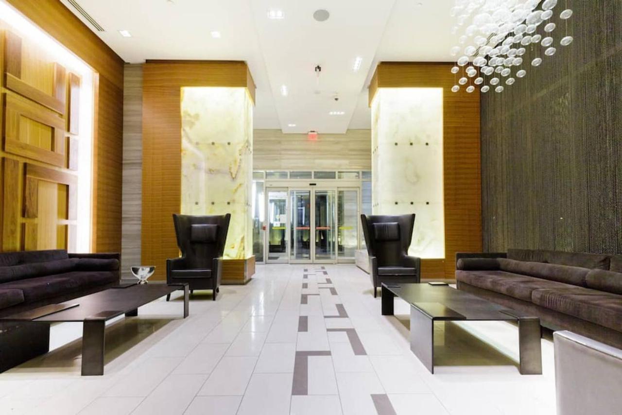 Stunning Views Of Downtown - Luxury High Rise With King Bed! Toronto