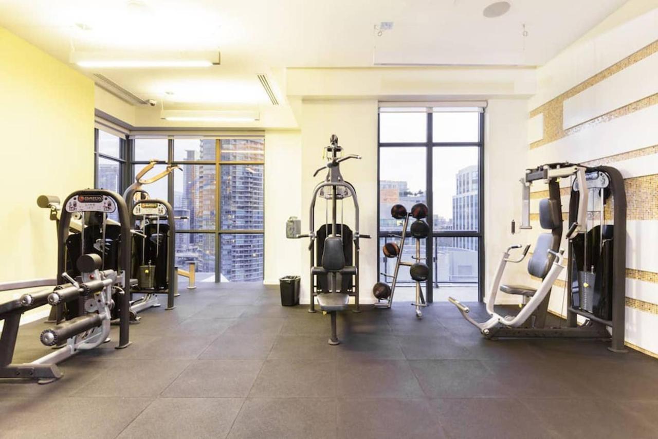 Stunning Views Of Downtown - Luxury High Rise With King Bed! *