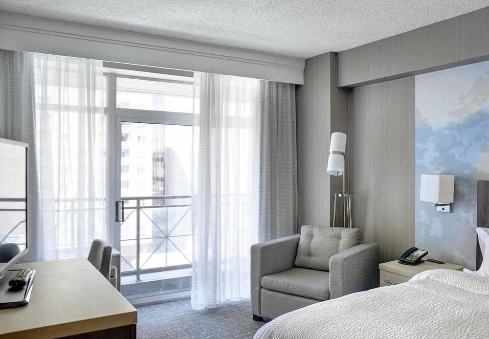 Hotel Courtyard By Marriott Downtown Toronto