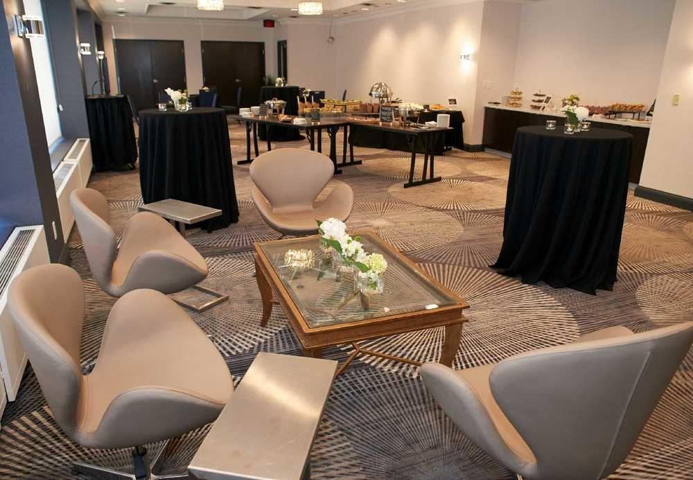 Courtyard By Marriott Downtown