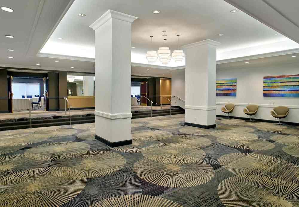 Courtyard By Marriott Downtown Hotel Toronto
