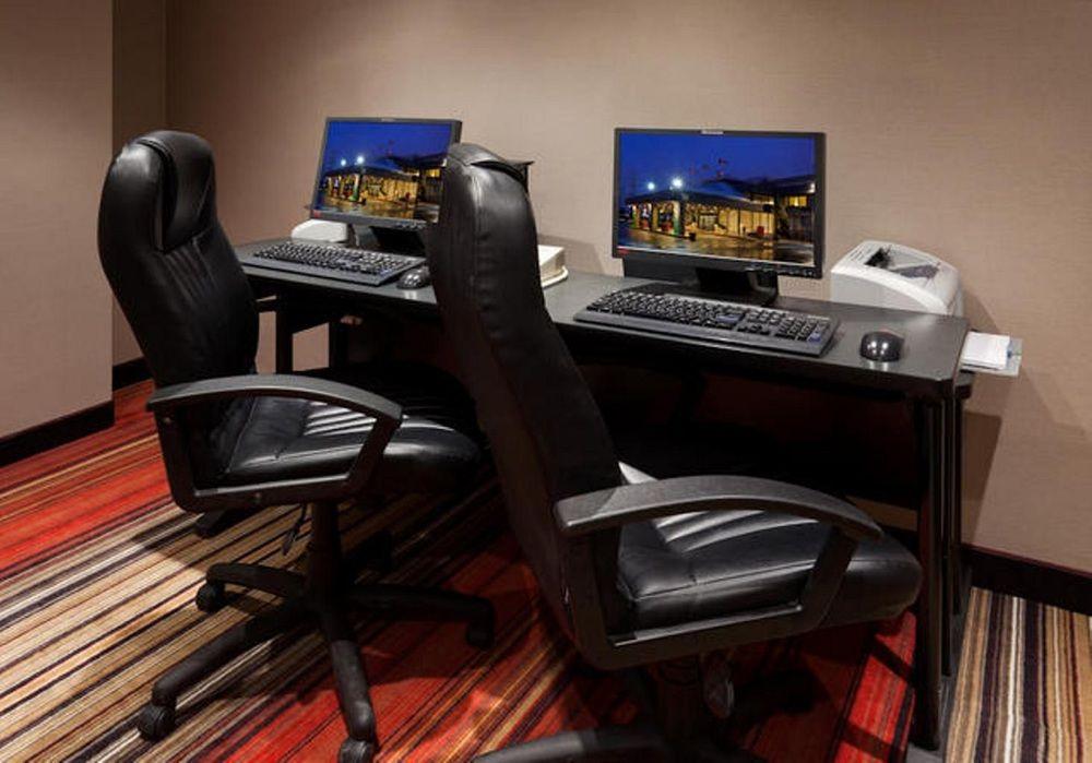 Airport East By Ihg 3* Toronto