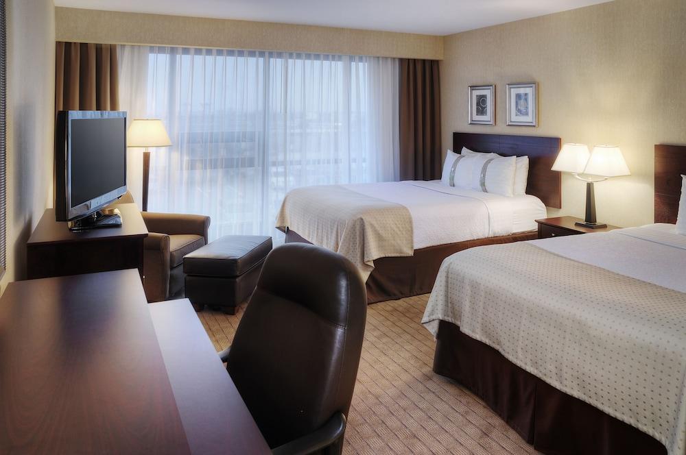 Airport East By Ihg Hotel 3*