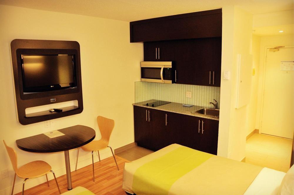 6 Downtown Aparthotel Toronto