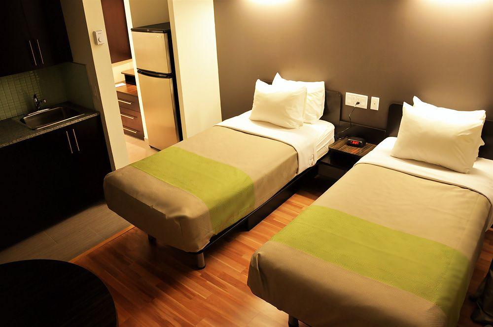 6 Downtown Aparthotel Toronto