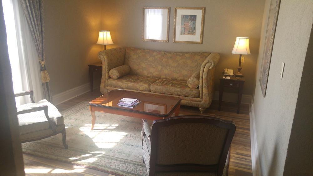 Old Mill Inn 4*