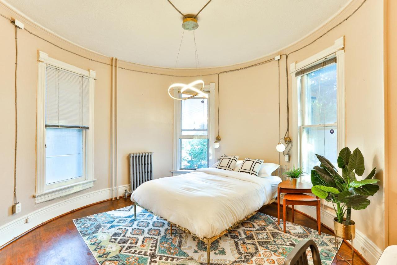 Eclectic Victorian West House 5* Toronto