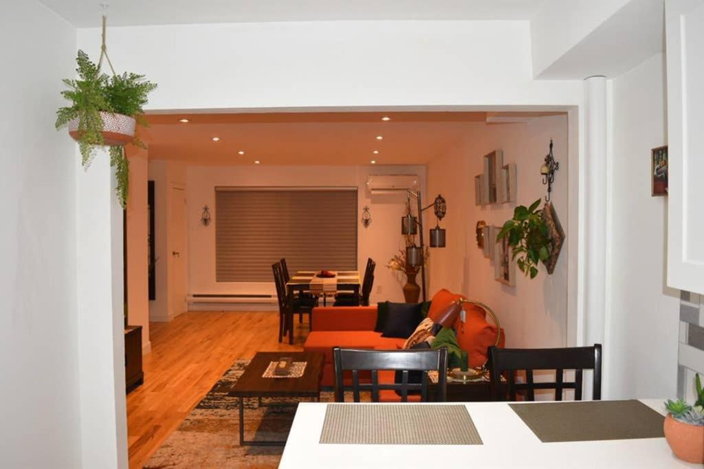 Apartment 2690 Danforth Avenue B *