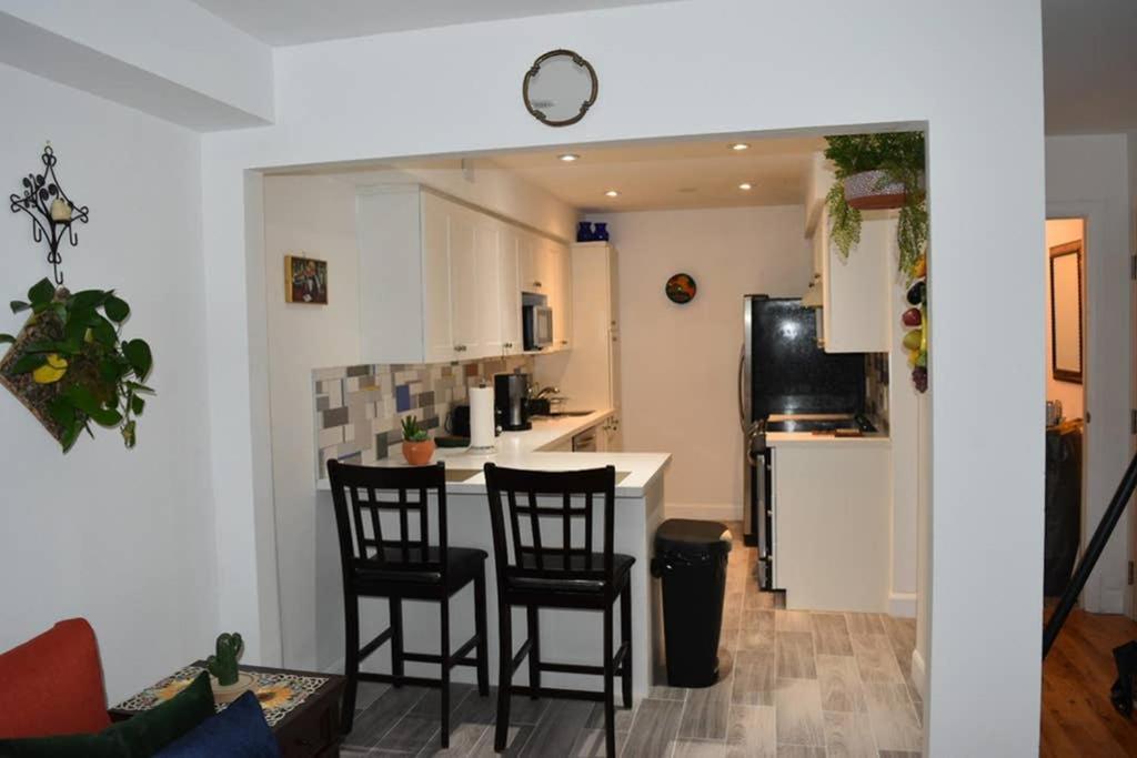 Apartment 2690 Danforth Avenue B Toronto