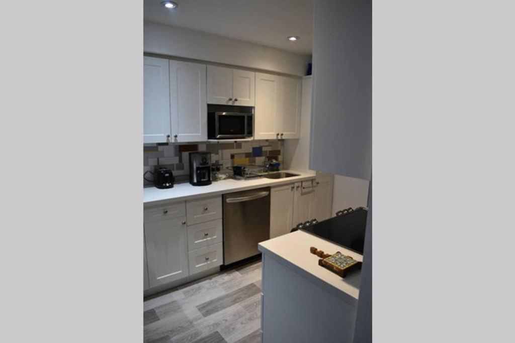 Apartment 2690 Danforth Avenue B