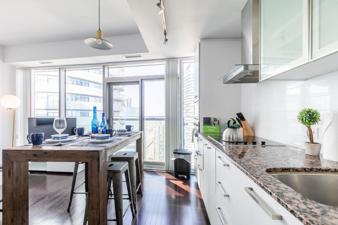 Stylish 1br - Cn Tower View, Entertainment District-downtown * Toronto