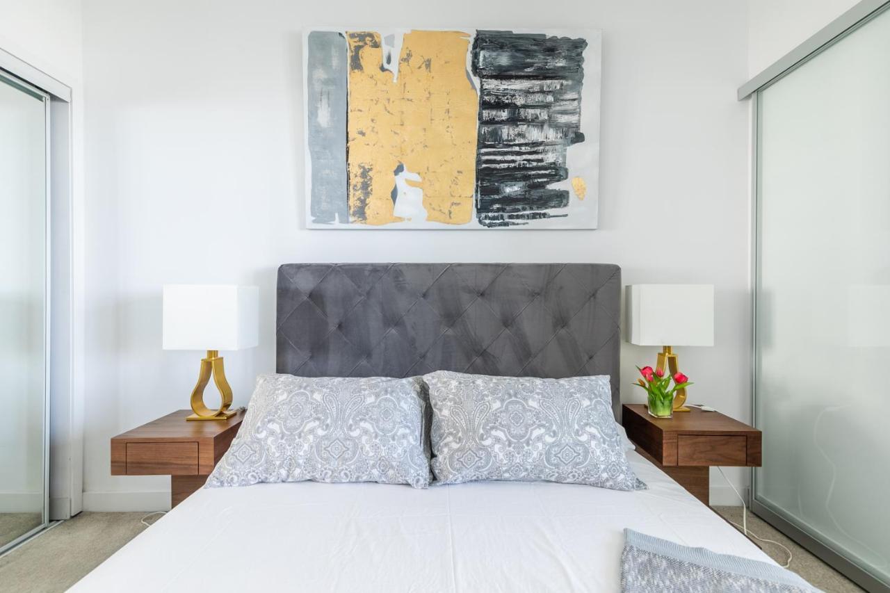 Stylish 1br - Cn Tower View, Entertainment District-downtown