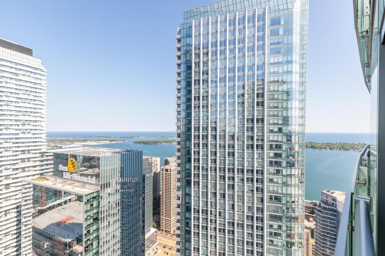 Stylish 1br - Cn Tower View, Entertainment District-downtown Apartment *