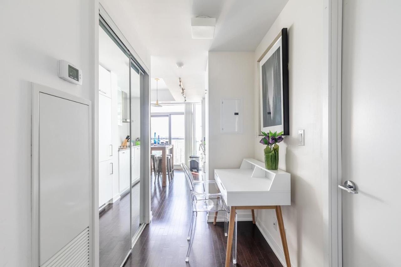 Stylish 1br - Cn Tower View, Entertainment District-downtown