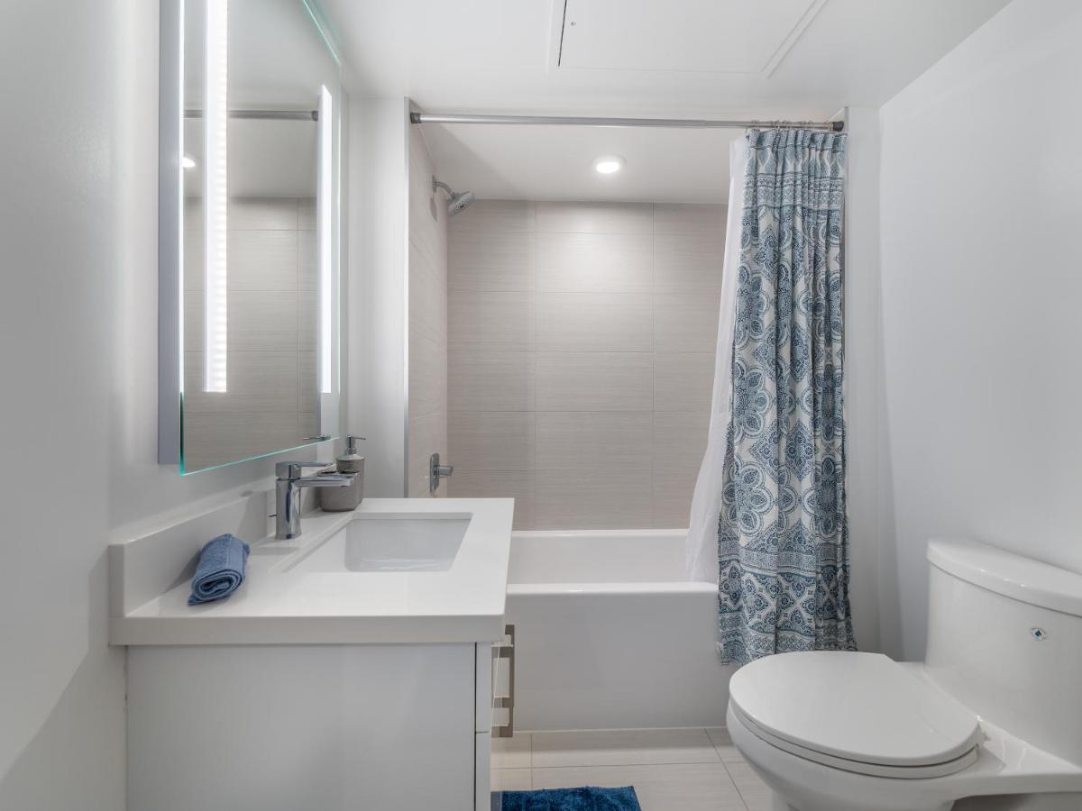 Designer 1br + Study In Coveted Yorkville