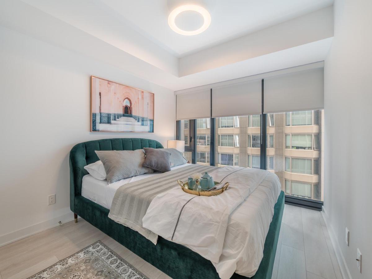 Designer 1br + Study In Coveted Yorkville Apartment *