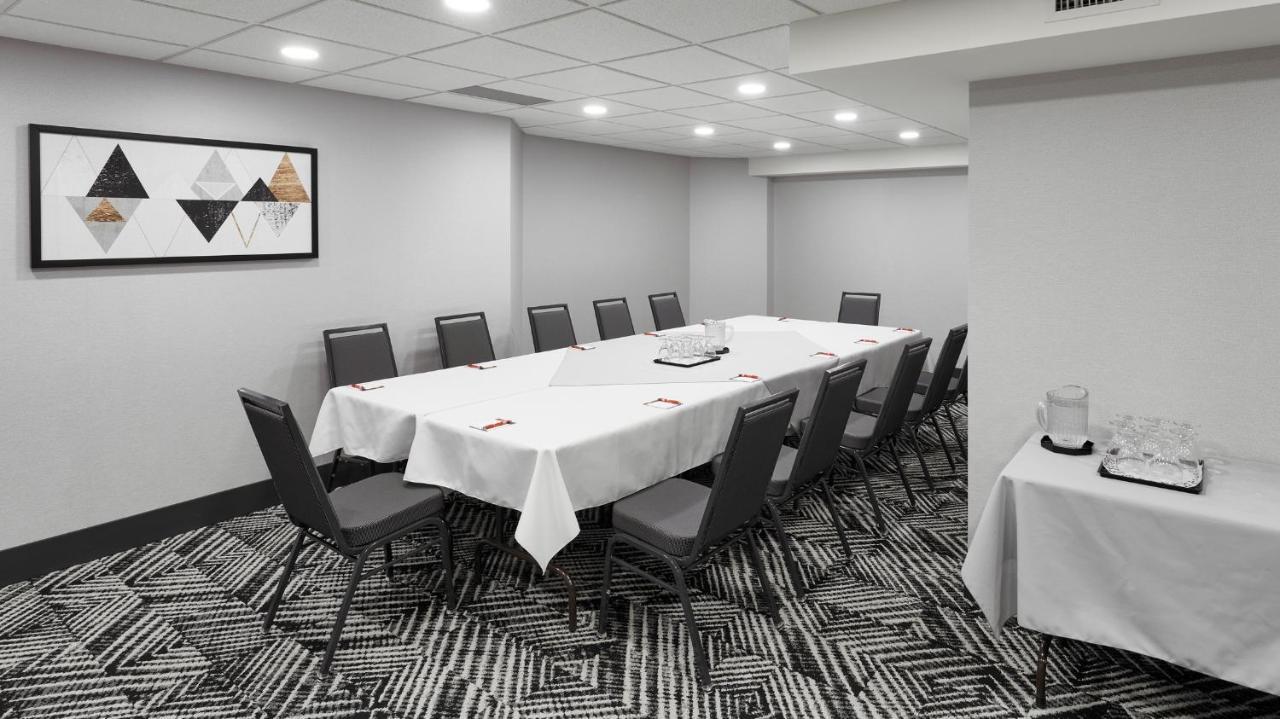 Stay Inn Hotel Toronto 2*
