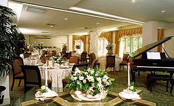 Hotel Grand &