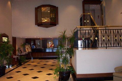 Hotel Airport East By Ihg