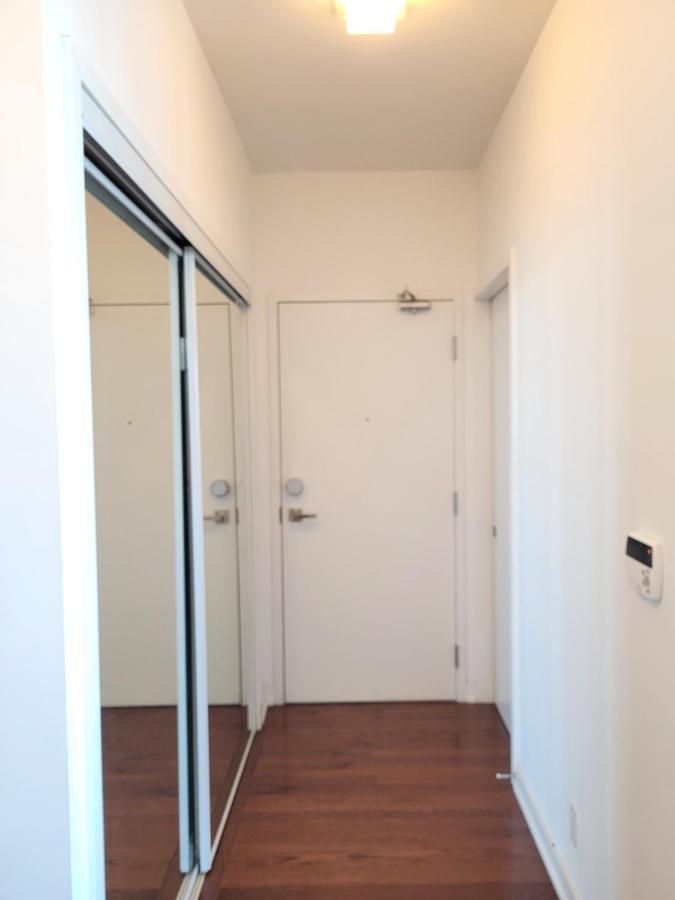 Two Bd Cn Tower And Ontario View Apartment Toronto
