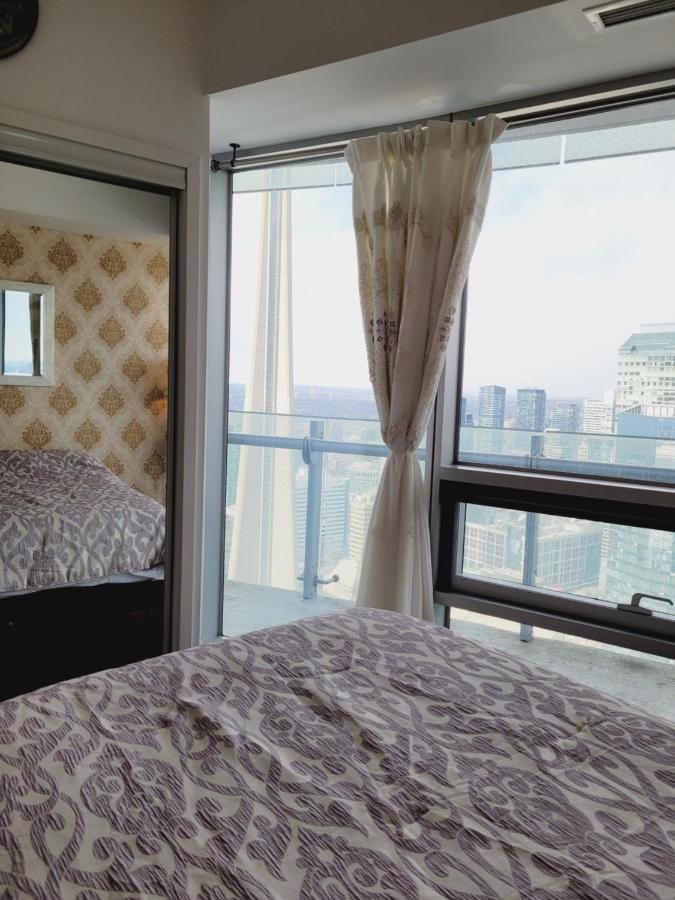 Two Bd Cn Tower And Ontario View Apartment Toronto