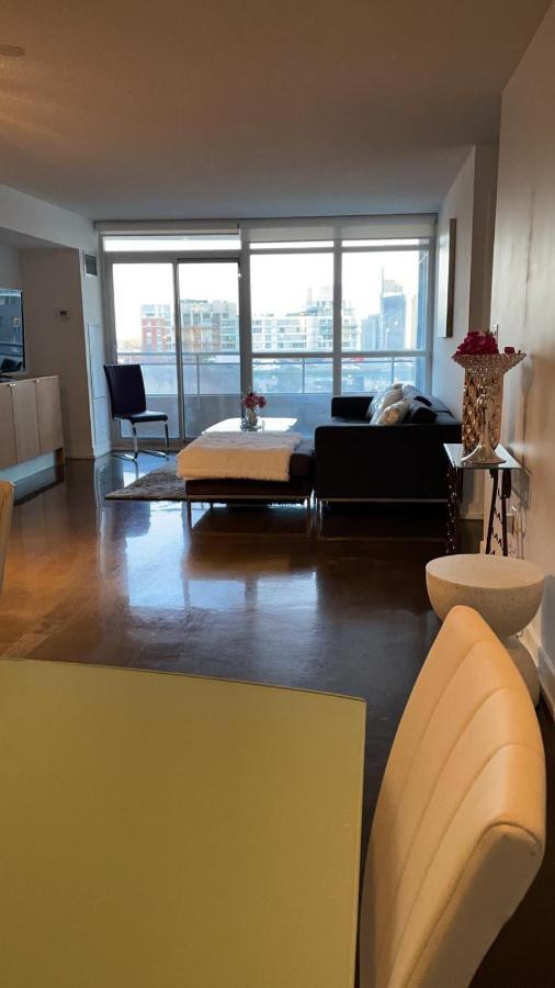 Apartment Downtown Luxurious Stylish 3 Bedroom 3 Bath 2 Balconies Near Rogers Centre Lakeview Toronto