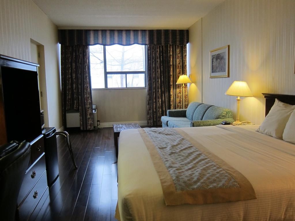Plaza Airport Hotel 3*