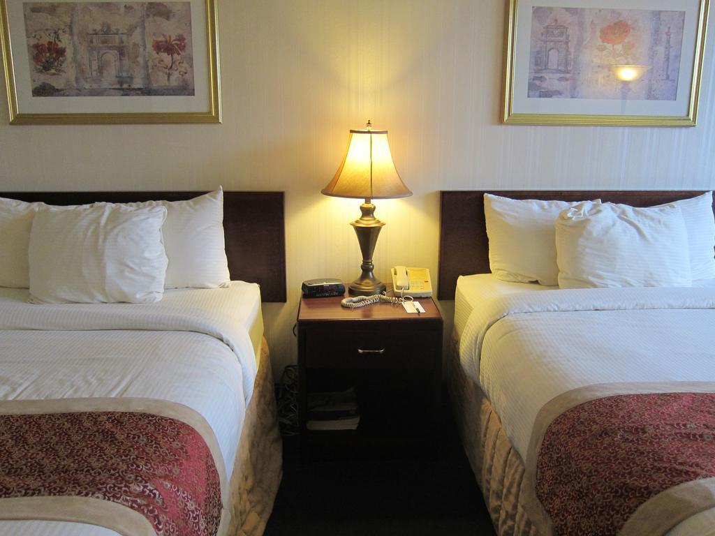 Plaza Airport Hotel