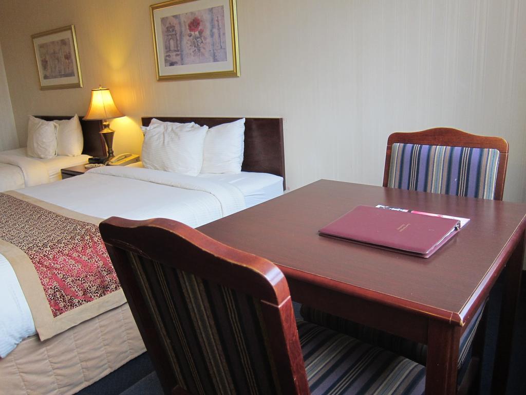Plaza Airport 3*