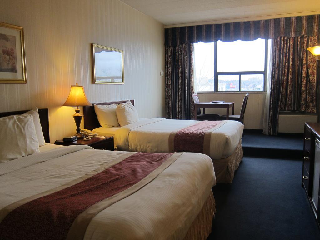 Plaza Airport Hotel