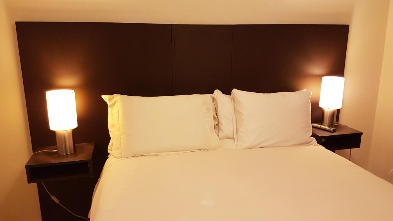 Apartment Luxury Accommodations - University Plaza