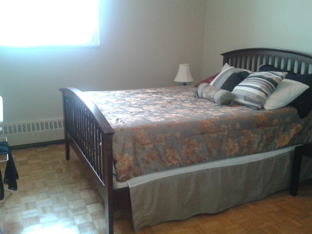 Furnished Living- Forest Manor *