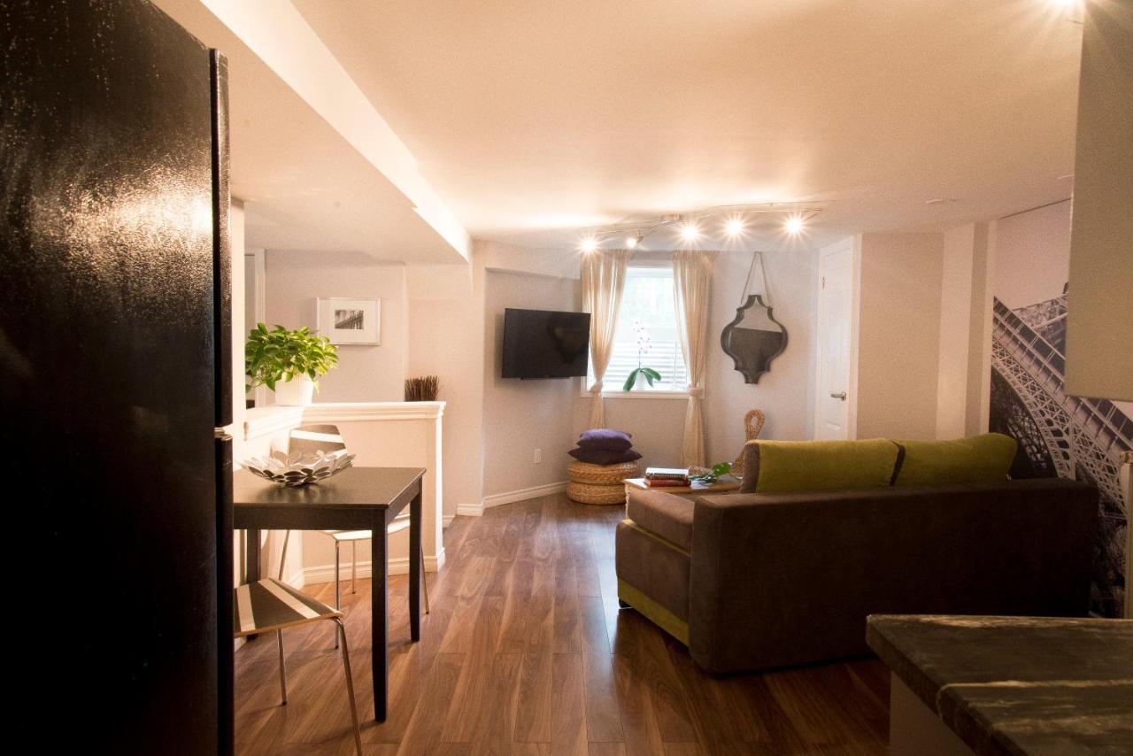 Charming Downtown Pied-a-terre Apartment Toronto