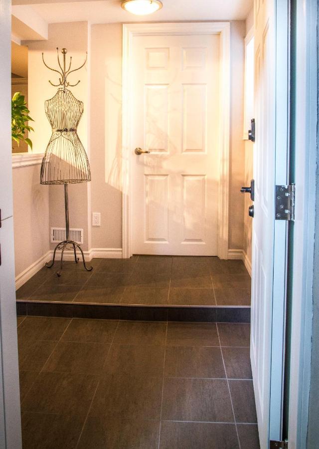 Charming Downtown Pied-a-terre Apartment *