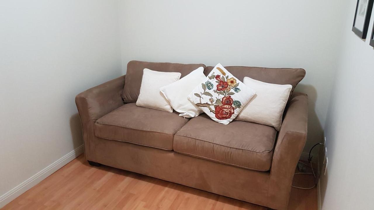 Luxury Accommodations - University Plaza Apartment Toronto