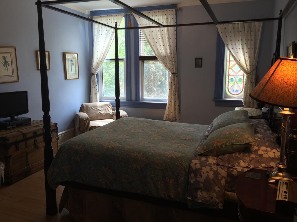 Mcgill Bed & Breakfast 4*