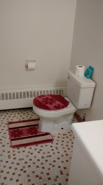 Apartment Furnished Living- Forest Manor