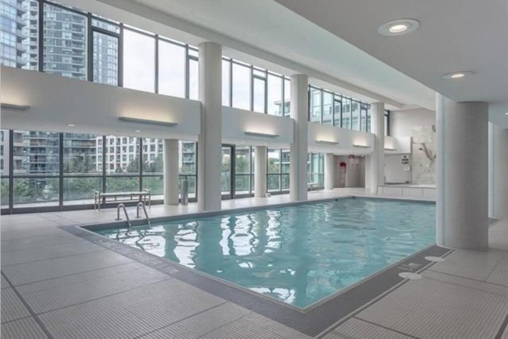 Apartment Luxury With Private Patio In Downtown