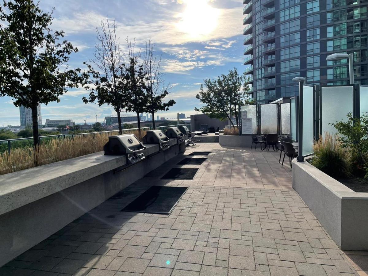 Luxury With Private Patio In Downtown