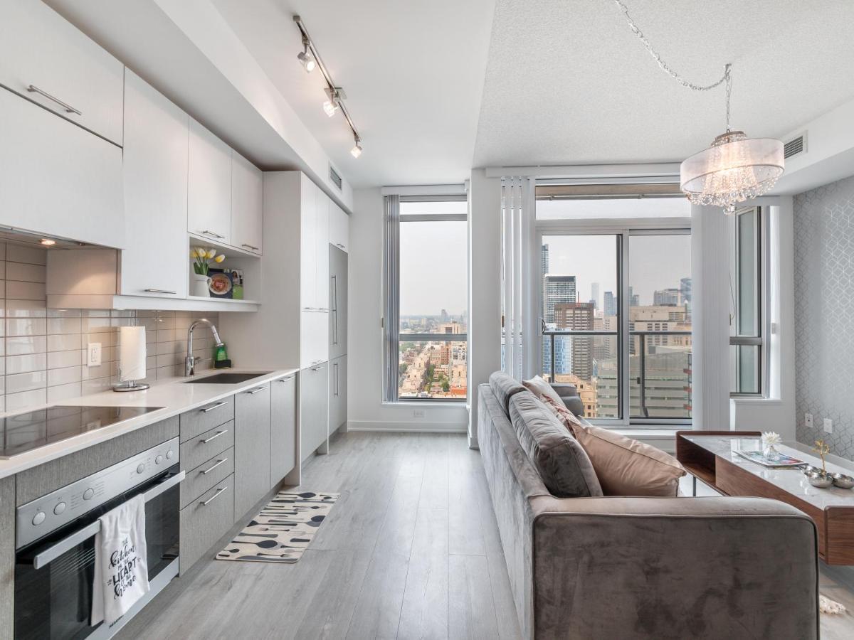 Executive 1 Bedroom In Toronto's Entertainment District *