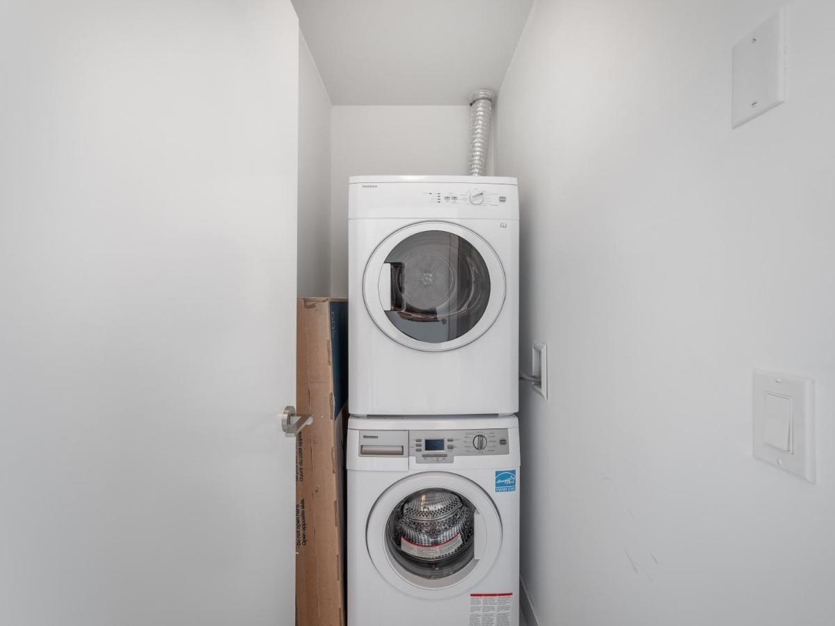 Executive 1 Bedroom In Toronto's Entertainment District *