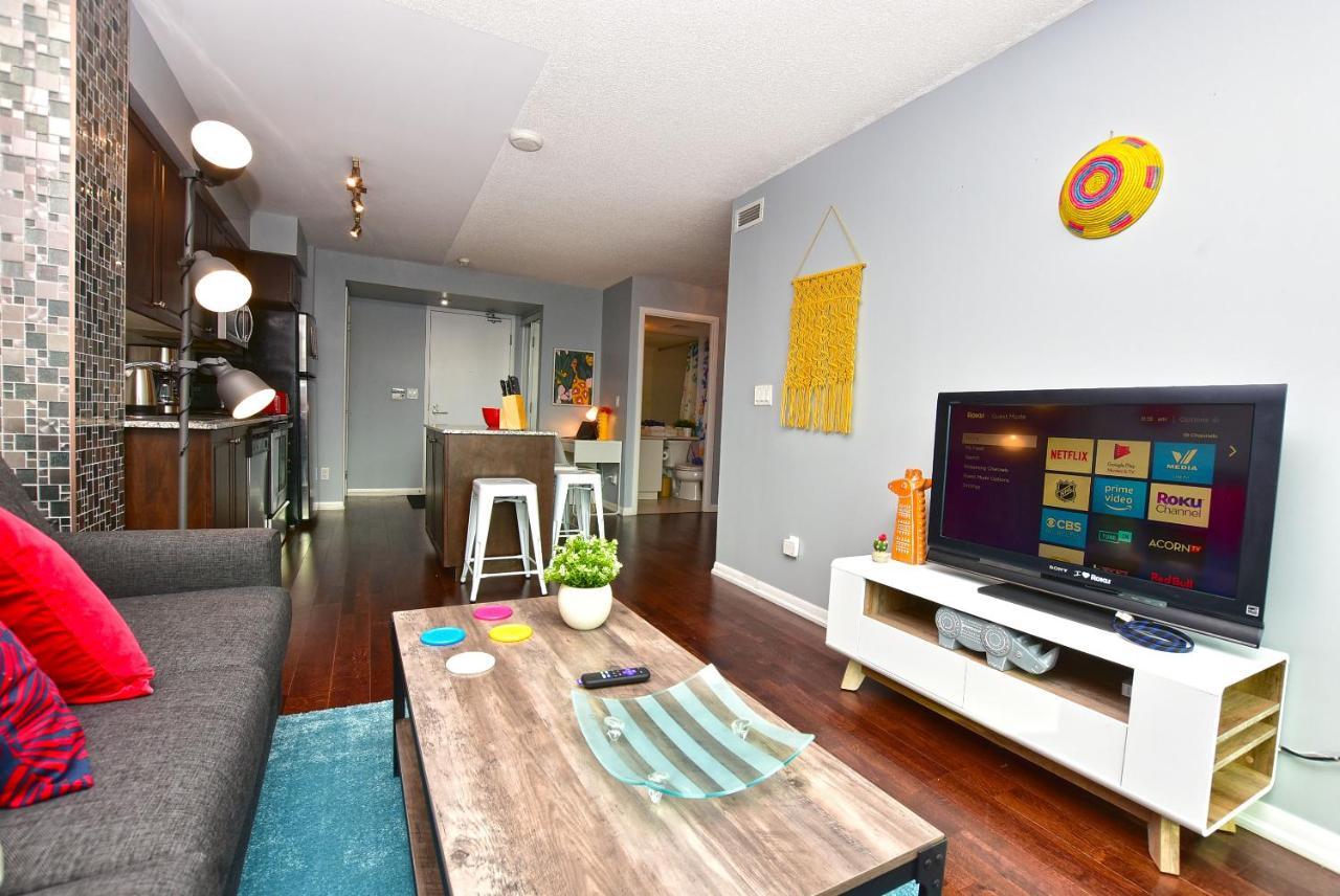 Downtown Condo, Free Parking & Amenities Toronto